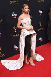 Sarah Hyland – 68th Annual Emmy Awards in Los Angeles 09/18/2016