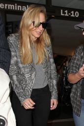 Sarah Michelle Geller - Arrives at LAX in Los Angeles 9/1/2016