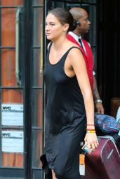 Shailene Woodley - Checking Out of The Bowery Hotel in New York City 9/15/2016