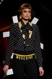 Taylor Hill - Moschino S/S 2017 Show in Milan, September 2016