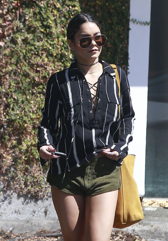 Vanessa Hudgens at Alfred Coffee & Kitchen in West Hollywood 9/15/2016 