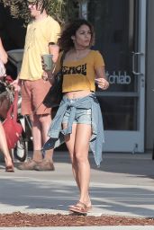 Vanessa Hudgens - Seen Grabbing a Juice To Go in Venice Beach 9/21/2016