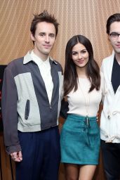 Victoria Justice - The Rocky Horror Picture Show: Let
