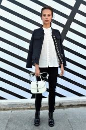 Alicia Vikander – Louis Vuitton Fashion Show Photocall in Paris 10/5/2016