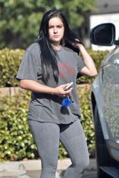 Ariel Winter in Tights - Shopping at Whole Foods in Studio City 10/11/2016
