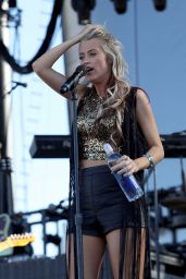 Brooke Eden - Performs at Route 91 Harvest Festival Day 3 in Las Vegas 10/2/2016