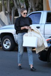 Elizabeth Olsen - Shopping on Melrose Place in Los Angeles 10/28/ 2016 