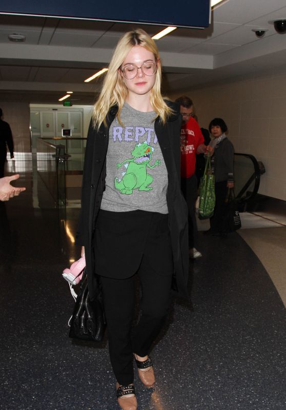 Elle Fanning is Seen at LAX in Los Angeles 10/6/2016