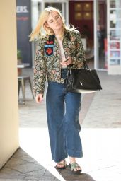 Elle Fanning - Out and About in Los Angeles, October 2016