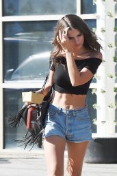 Emily Ratajkowski in Jeans Shorts - Out in Los Angeles - 10/20/2016 