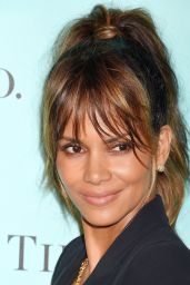 Halle Berry – Tiffany & Co Store Renovation Unveiling in LA 10/13/2016