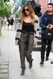 Jennifer Lopez - Leaves a Photoshoot in New York City 10/3/2016