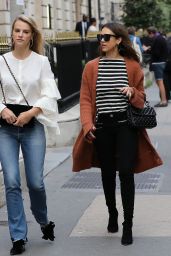 Jessica Alba Casual Style - Shopping in New York City 10/1/2016 
