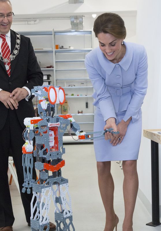 Kate Middleton - Robotics Class at Bouwkeet Workshop Project for Teenagers in Rotterdam, NL 10/11/2016