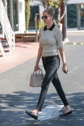 Kate Upton Style Inspiration - Leaving Fred Segal in West Hollywood 10/4/2016 