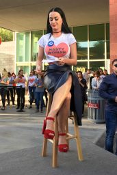 Katy Perry - Wears T-Shirt That Reads Nasty Woman at Hillary Clinton Rally in Las Vegas 10/22/2016