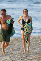 Leila George and Sean Penn on vacation in Hawaii, October 2016