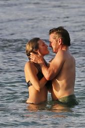 Leila George and Sean Penn on vacation in Hawaii, October 2016
