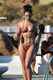 Olympia Valance Hot in Bikini - Mykonos 10/10/2016
