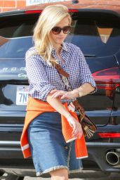 Reese Witherspoon Casual Style - Los Angeles 10/24/ 2016