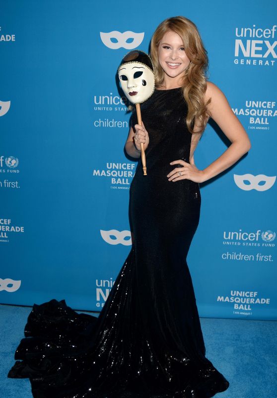 Renee Olstead - 2016 UNICEF Masquerade Ball in Los Angeles 10/27/ 2016 