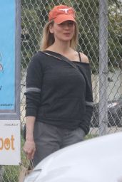 Renee Zellweger With a Gal Pal After Lunch in Venice 30/10/ 2016