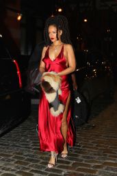 Rihanna Night Out Style - Arriving at Carbone Restaurant in New York City 10/5/2016