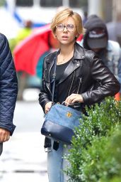 Scarlett Johansson Street Style - Out in NYC 9/30/2016