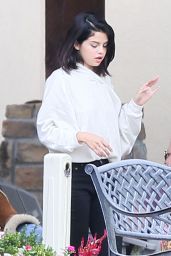 Selena Gomez at a Rehab Center in Tennessee, October 2016