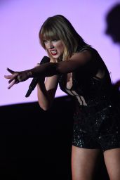 Taylor Swift Performs at US Grand Prix in Austin - 10/22/2016 
