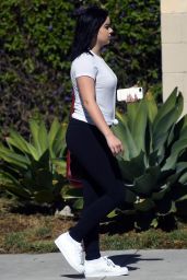 Ariel Winter - Voting in Her First General Election Ever in Los Angeles, CA 11/08/2016