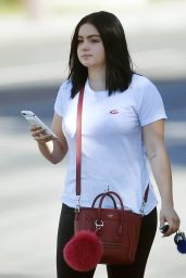 Ariel Winter - Voting in Her First General Election Ever in Los Angeles, CA 11/08/2016