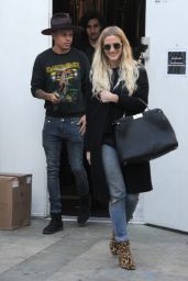 Ashlee Simpson Street Style - Out in Beverly Hills 11/28/ 2016 