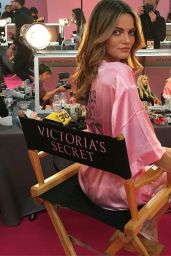 Barbara Fialho – Victoria’s Secret Fashion Show 2016 Backstage