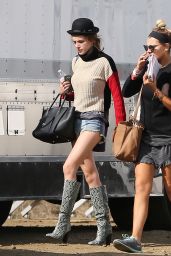 Bella Thorne Street Style - Out in Los Angeles 11/12/ 2016 