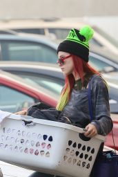 Bella Thorne With Sister - Doing Their Laundry at The Laundromat in LA 11/16/ 2016