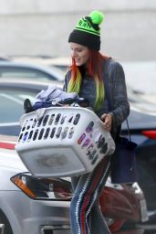 Bella Thorne With Sister - Doing Their Laundry at The Laundromat in LA 11/16/ 2016