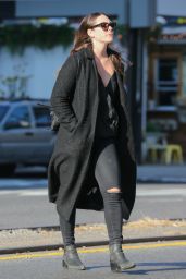 Elizabeth Olsen - Takes A Stroll Trough New York City 11/28/ 2016