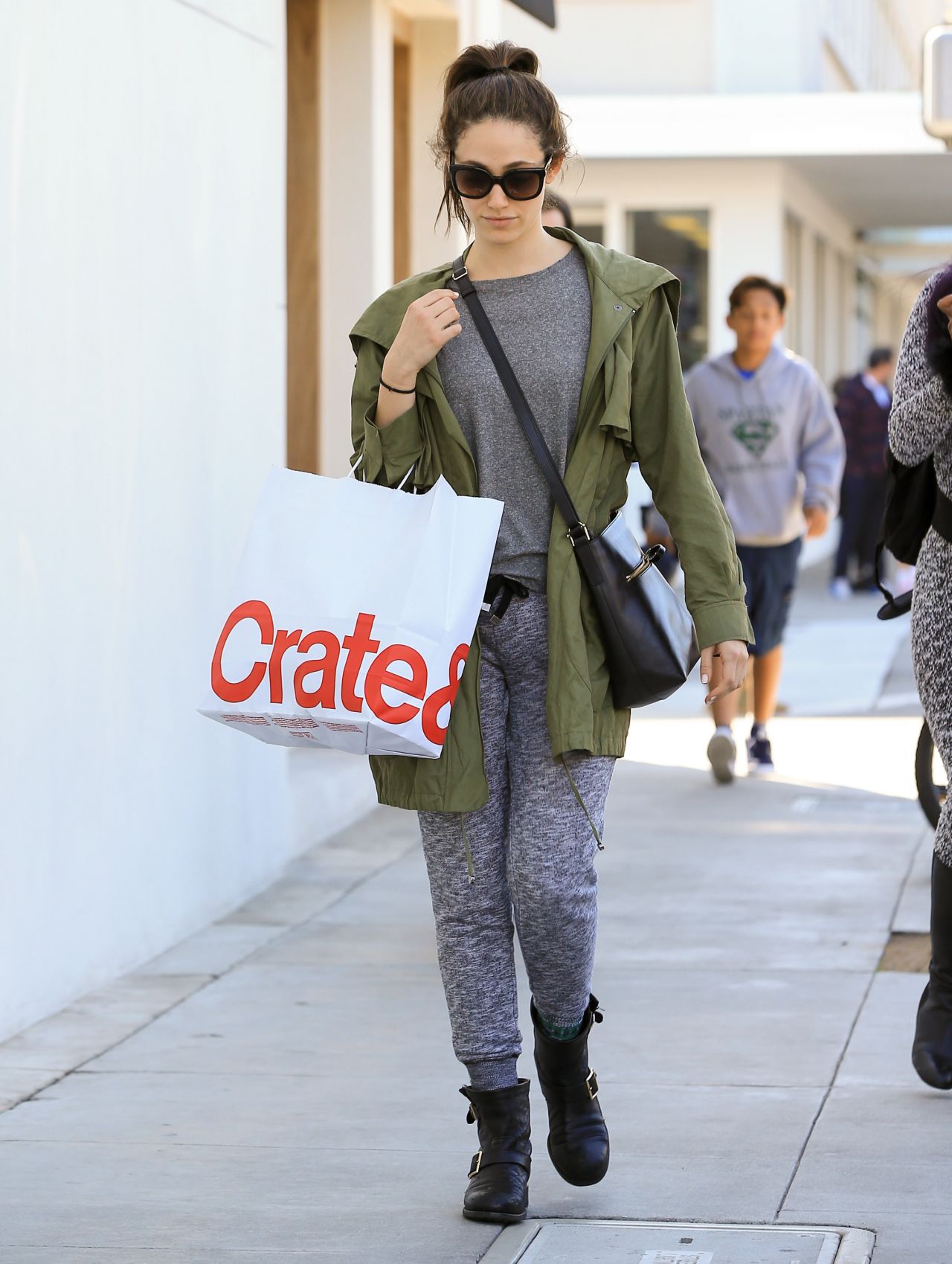emmy rossum seen out on a shopping trip at hermes on rodeo drive in beverly  hills, california-021120_7
