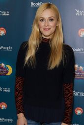 Fearne Cotton - Book People’s Bedtime Story Competition Awards in London 11/3/ 2016 