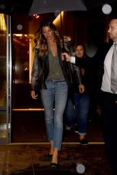 Gisele Bundchen in Skinny Jeans - New York 11/15/ 2016