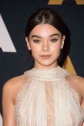Hailee Steinfeld – The Governors Awards 2016 in Hollywood