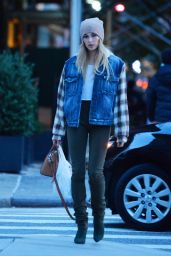 Hailey Baldwin Street Style - Out in Tribeca in New York 11/8/2016