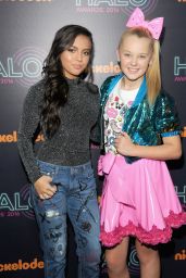 Isabela Moner - Nickelodeon Halo Awards 2016 in New York