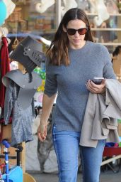 Jennifer Garner - Shopping in Los Angeles 11/21/ 2016 