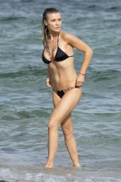 Joanna Krupa Hot in Bikini - Beach in Miami 11/23/ 2016 