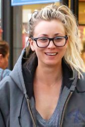 Kaley Cuoco Shopping at Whole Foods in Los Angeles, November 2016 