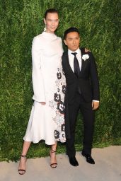 Karlie Kloss – CFDA/Vogue Fashion Fund Awards at Spring Studios in New York City 11/07/2016