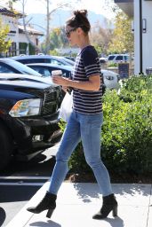 Katie Holmes - Picking Up a Coffee and a Bite at Pain Quotidian in Westlake Village 11/14/ 2016 