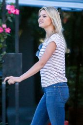 Kelly Rohrbach in Tight Jeans - Leaving the Ivy Restaurant in Beverley Hills 11/12/ 2016
